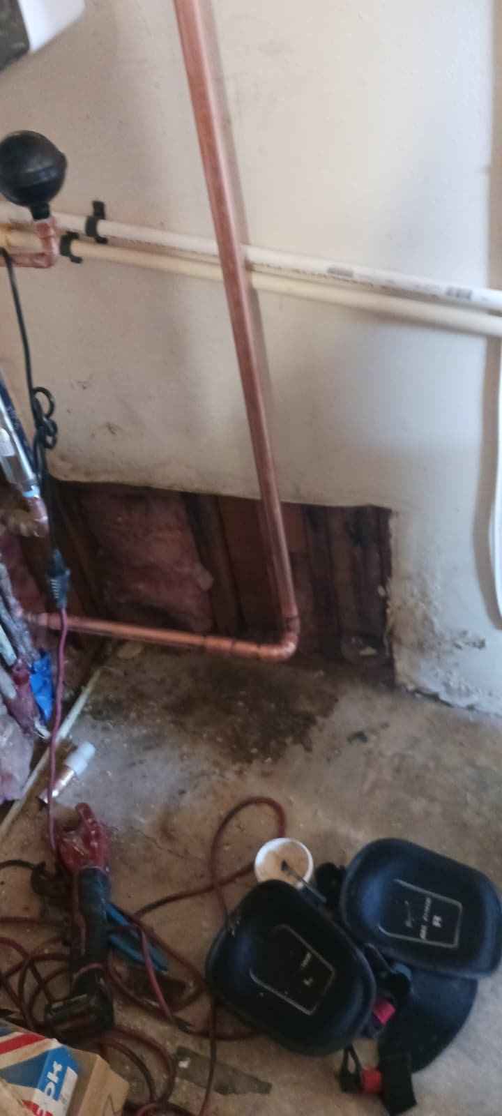 Wall Leak Detection & Repair